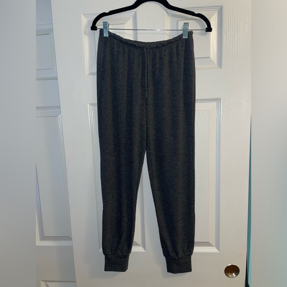 Victoria’s Secret Cozy Sleep Jogger Size Small - Picture 1 of 4